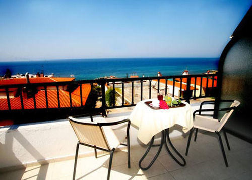 Coralli Holidays Loutra  Esterno foto