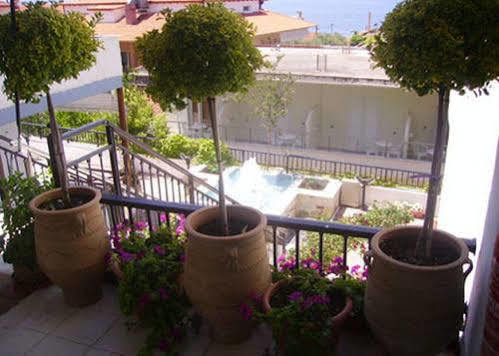 Coralli Holidays Loutra  Esterno foto